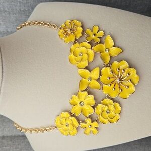 Stunning Liz Claiborne Enamel Bloom Statwment Necklace In Yellow, NWT